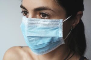 O dorso nasal é a área mais prejudicada pelo uso constante de máscaras de proteção.